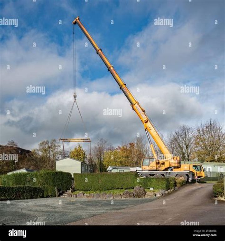 Can a crane lift a garage?