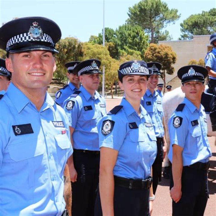 Can a UK citizen work in the Australian police?