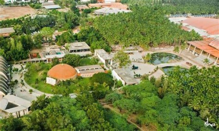 Can I stay in Isha Ashram for free?