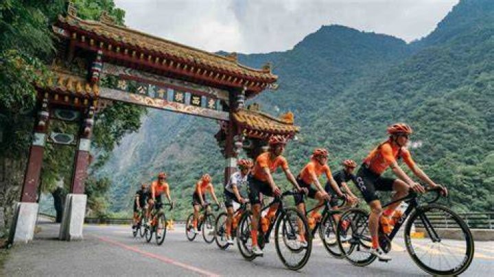 Can you cycle around Stowe?