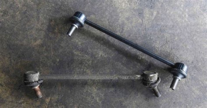 Can you drive with a broken sway bar link?