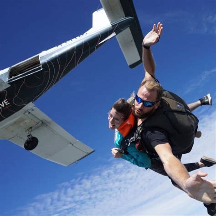 Can you sky dive in Turks and Caicos?