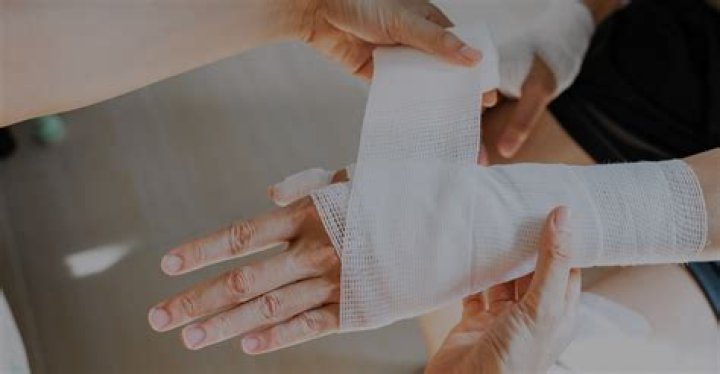Can you still move your hand with a scaphoid fracture?