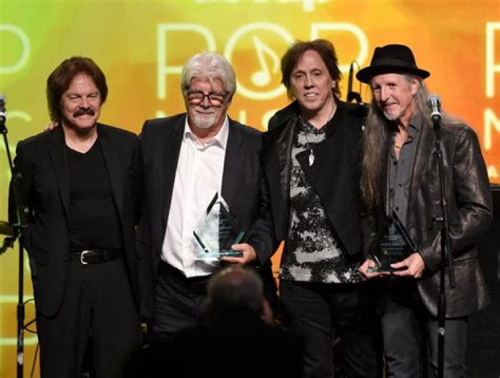 Did Michael McDonald play with the Doobie Brothers?