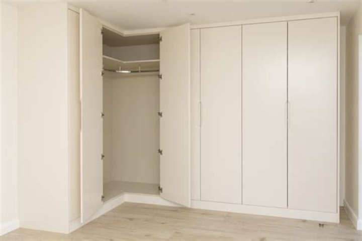 Do corner wardrobes save space?