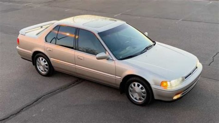 Does a 2005 Honda Accord have an aux?