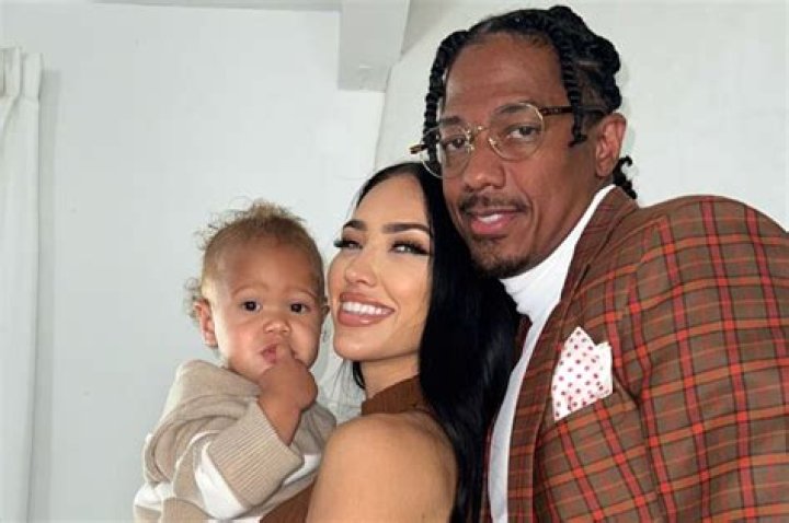 Does Nick Cannon sing?
