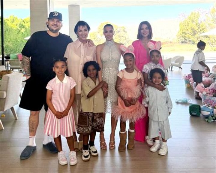 Does Rob Kardashian still sell socks?