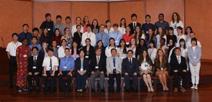 How do I get into the Amgen Scholars?