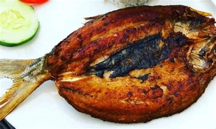How do you clean milkfish for rellenos?