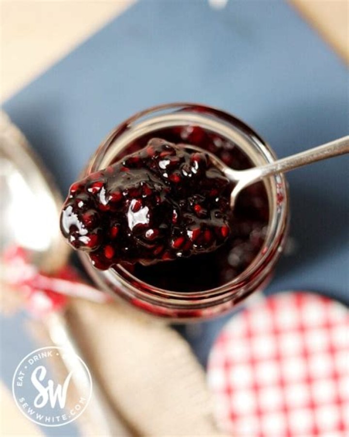 How do you get pips out of blackberry jam?