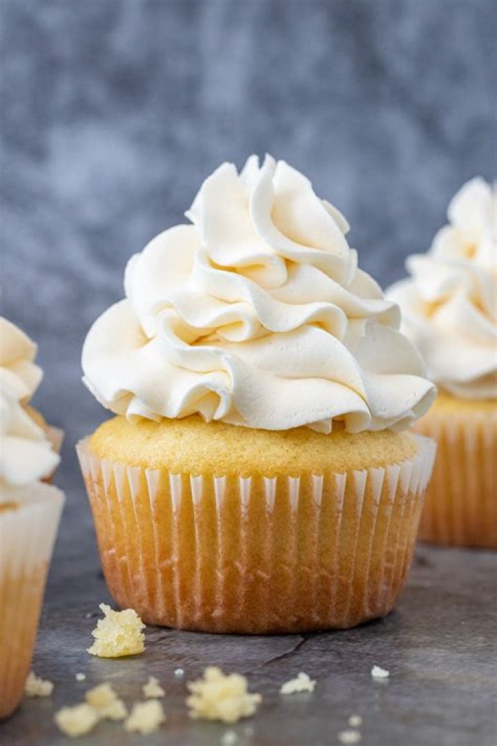 How do you make a homemade vanilla cupcake?