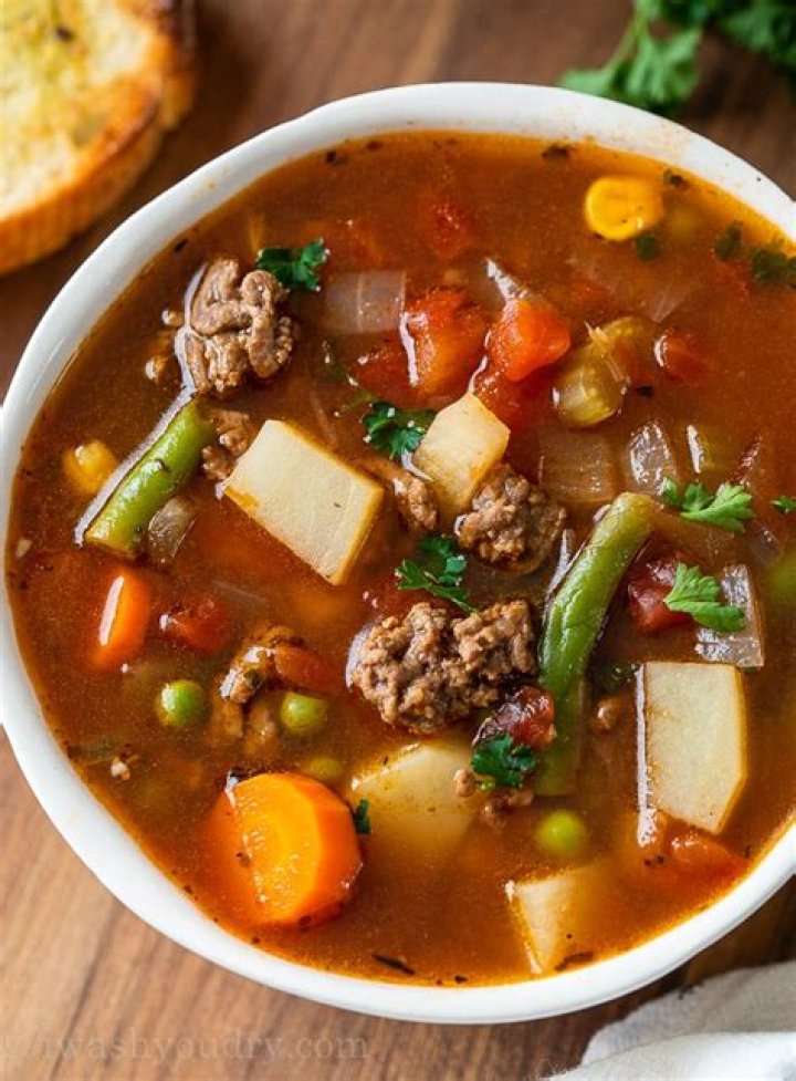 How do you make homemade vegetable beef soup?