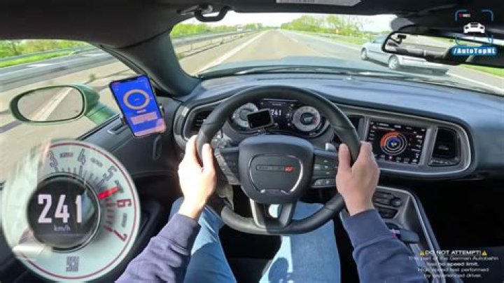 How fast can a Camaro go at top speed?