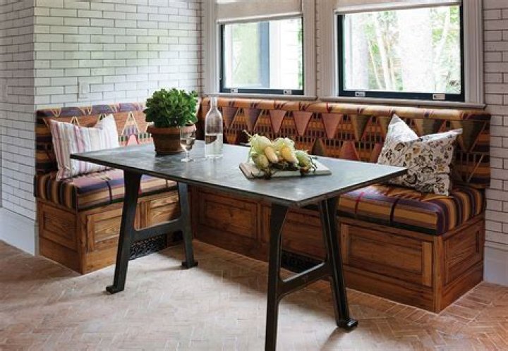 How much does a built-in banquette cost?