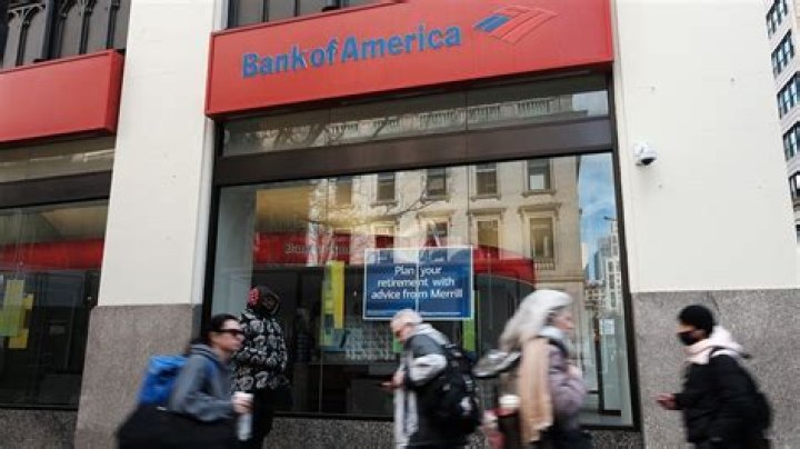 How much does a manager at Bank of America make?