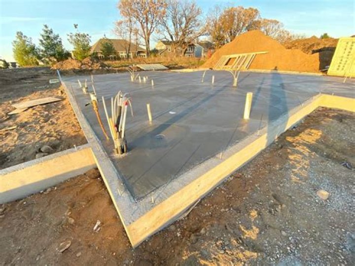 How much does it cost to build a concrete road?