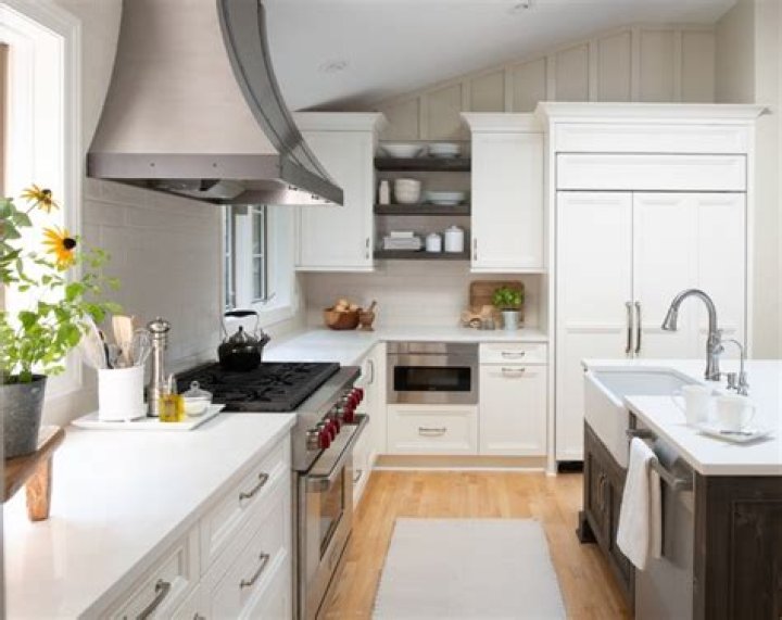 How much does it cost to hire a kitchen designer?