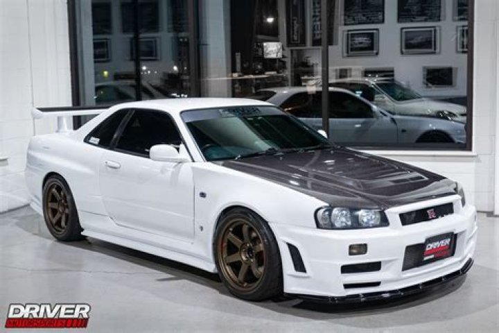 How much horsepower does a 1998 Nissan Skyline have?