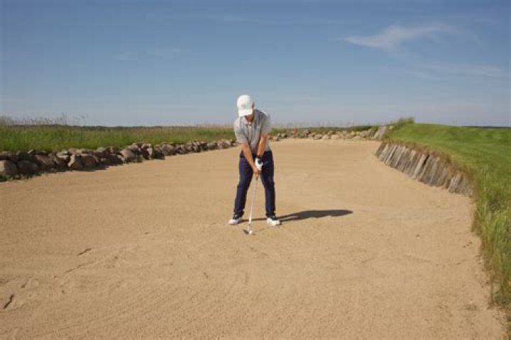 How much sand is needed for a bunker shot?