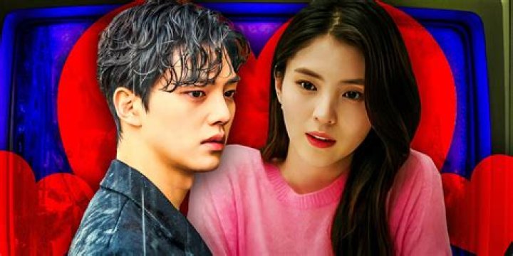 How old is song So-hee?