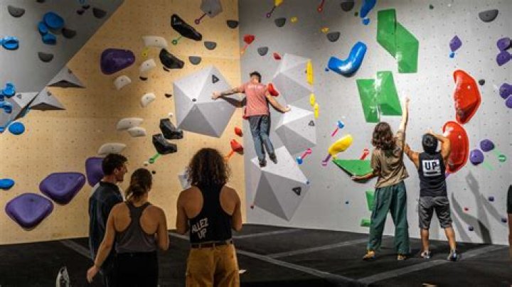 Is bouldering a good way to make friends?