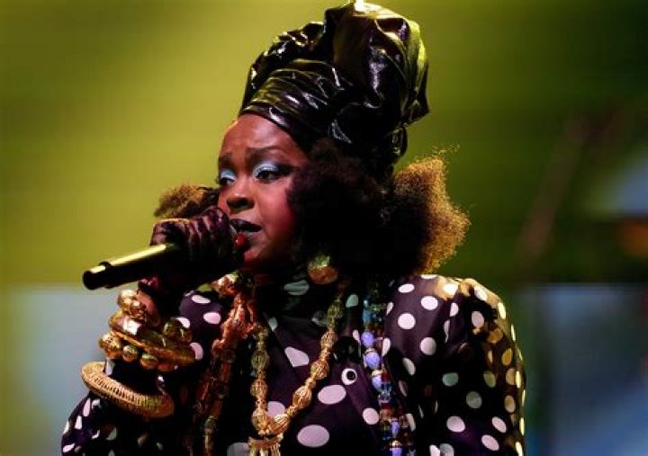 Is Lauryn Hill still touring?