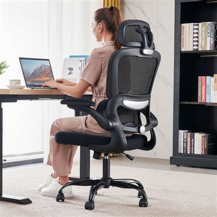 Is the LC2 chair comfortable?