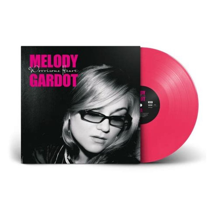 Is the singer Melody Gardot blind?