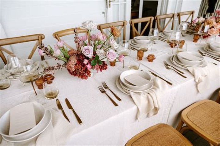 What are the table setting for catering?
