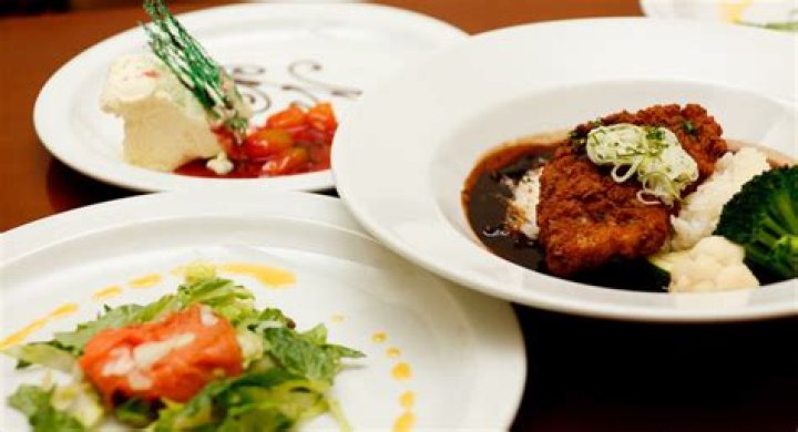 What does entree mean in food?