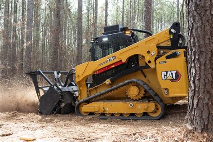 What kind of oil goes in a Cat skid steer?