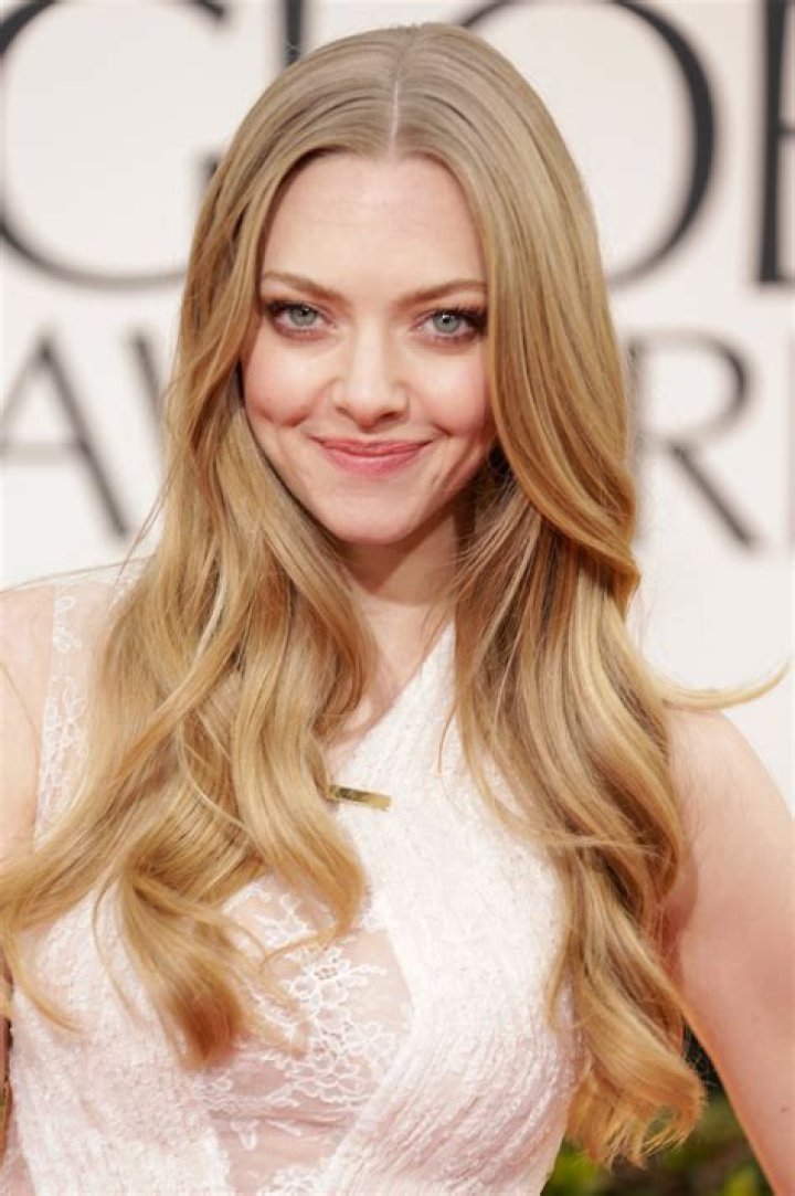 What male celebrities have long hair?
