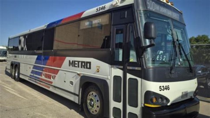 What time does the Houston METRO close?