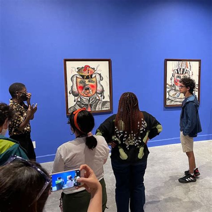Where can I take free art classes?