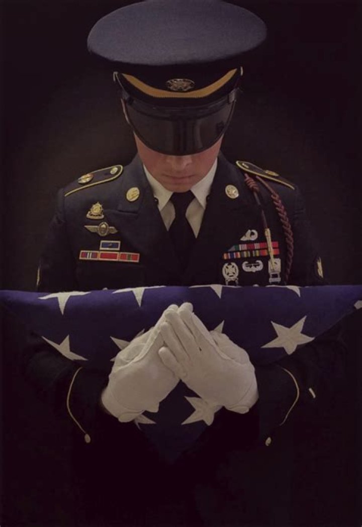 Who is eligible for full military honors?