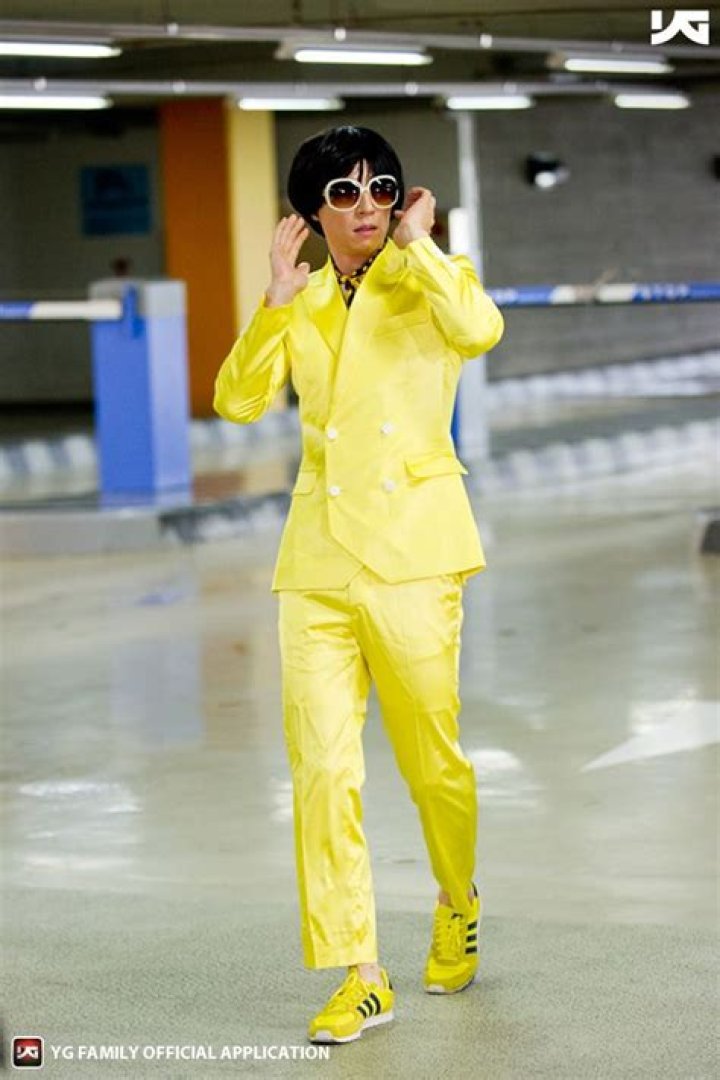 Who is the guy in the yellow suit in Gangnam Style?