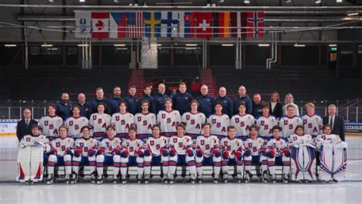 Who won the junior hockey game between USA and Finland?